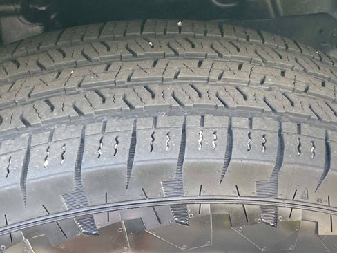 Used 2025 Jeep Wrangler Unlimited Sport AWD/4WD image 15