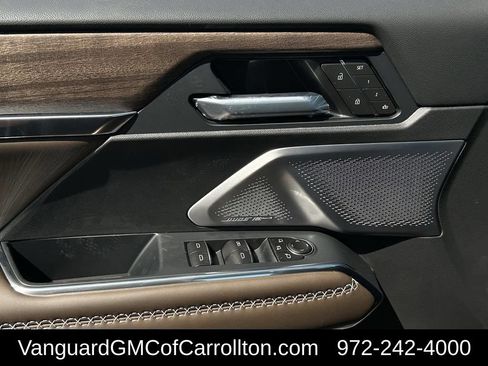 New 2026 GMC Acadia Denali Ultimate w/ LPO, Floor Liner Package AWD/4WD image 20