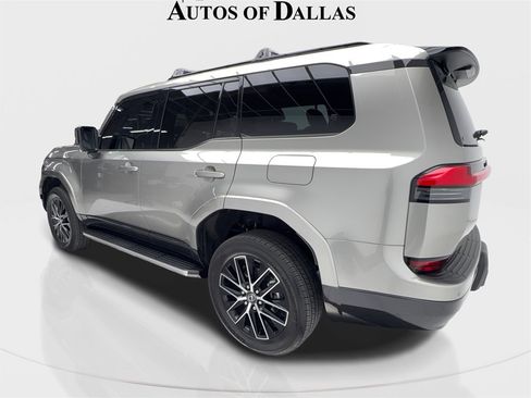 Used 2025 Lexus GX 550 image 10