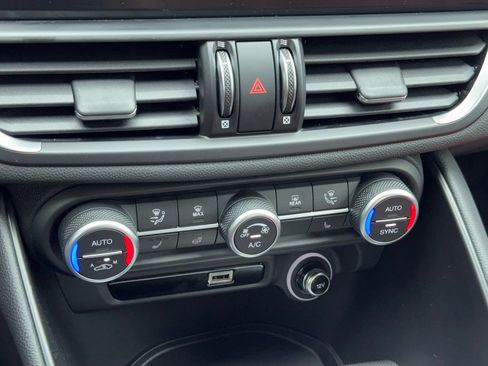 New 2025 Alfa Romeo Giulia image 27