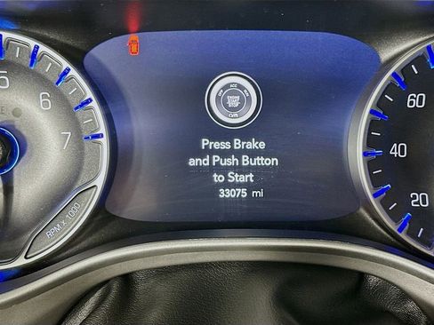 Used 2025 Chrysler Pacifica Select FWD image 17