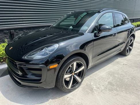 Certified 2023 Porsche Macan AWD/4WD image 7