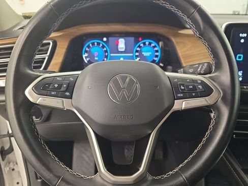 Used 2025 Volkswagen Atlas SE FWD image 30