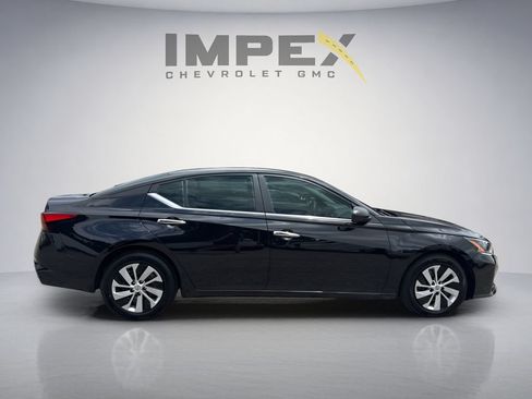 Used 2025 Nissan Altima 2.5 S FWD image 6