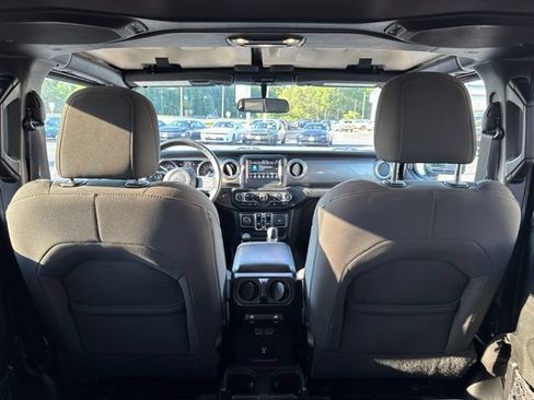 Used 2019 Jeep Wrangler Unlimited Sahara w/ Cold Weather Group AWD/4WD image 12