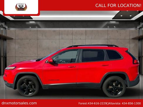 Used 2017 Jeep Cherokee Limited image 2
