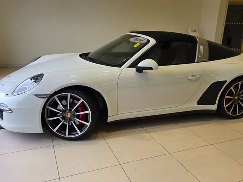 Used 2014 Porsche 911 Targa 4S image 2