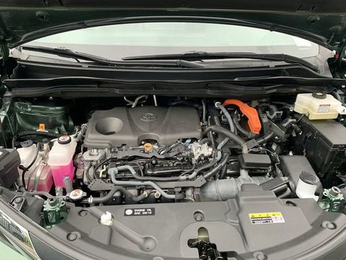 Used 2025 Toyota Sienna XLE AWD/4WD image 16