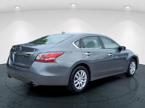 Used 2015 Nissan Altima 2.5 S w/ Power Driver Seat Package FWD image 3