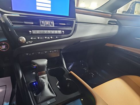 Used 2024 Lexus ES 350 w/ Premium Package FWD image 20