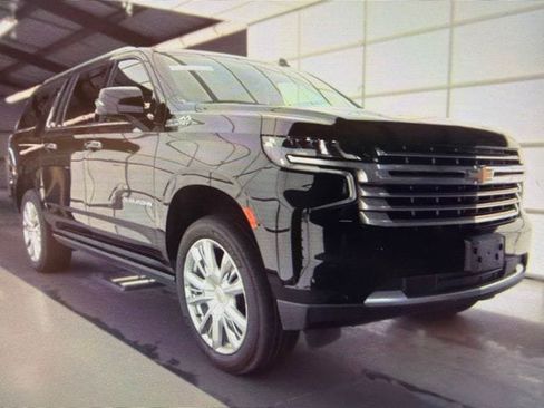Used 2021 Chevrolet Suburban High Country AWD/4WD image 1