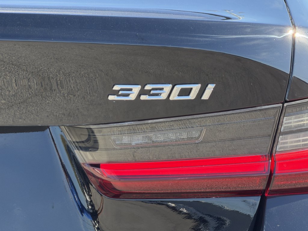 Used 2023 BMW 330i Sedan w/ Convenience Package RWD image 8