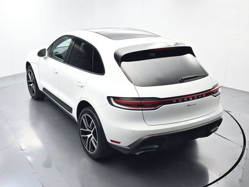 Certified 2025 Porsche Macan AWD/4WD image 37