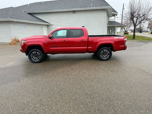 Used 2023 Toyota Tacoma TRD Sport w/ Advanced Technology Package image 2