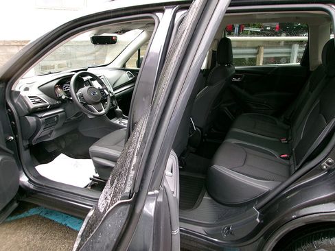 Used 2019 Subaru Forester Premium w/ All-Weather Package AWD/4WD image 13