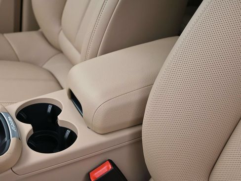 Certified 2026 Porsche Macan AWD/4WD image 21