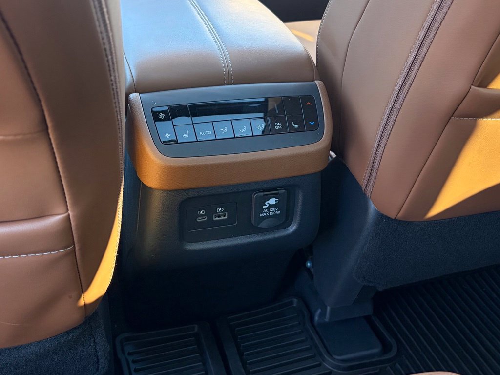 Used 2024 Nissan Pathfinder Platinum AWD/4WD image 31