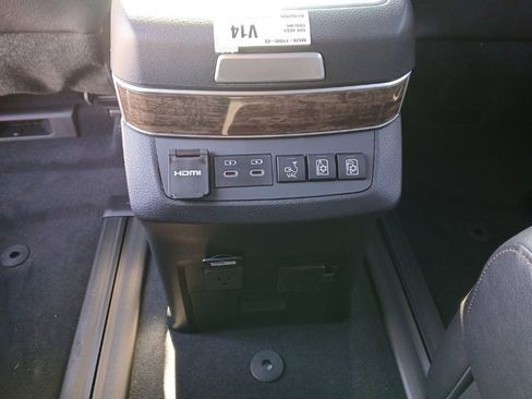 New 2026 Toyota Sienna Platinum image 15