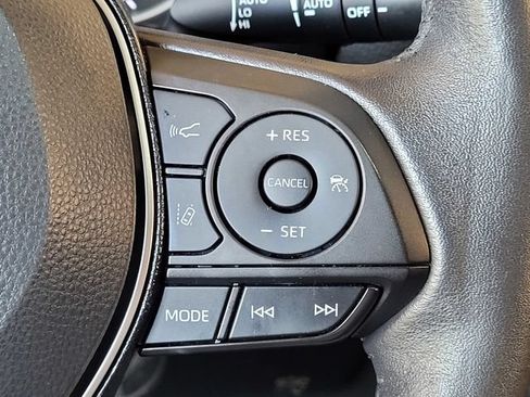 Certified 2021 Toyota RAV4 XLE Premium AWD/4WD image 30