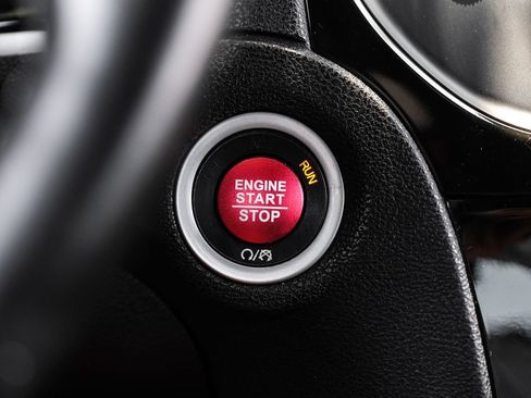 Used 2019 Chrysler 300 S RWD image 29