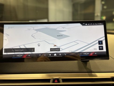 Used 2025 BMW iX xDrive50 w/ Sport Package image 9