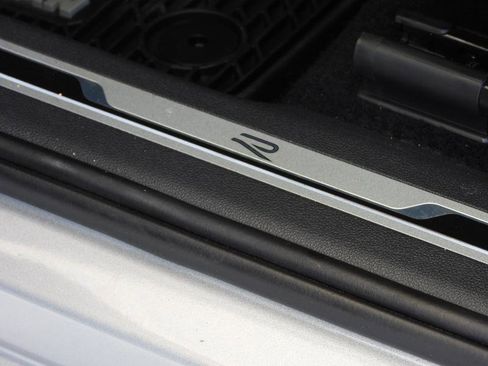 Used 2022 Volkswagen Tiguan SE R-Line image 58