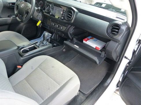 Used 2022 Toyota Tacoma SR RWD image 28