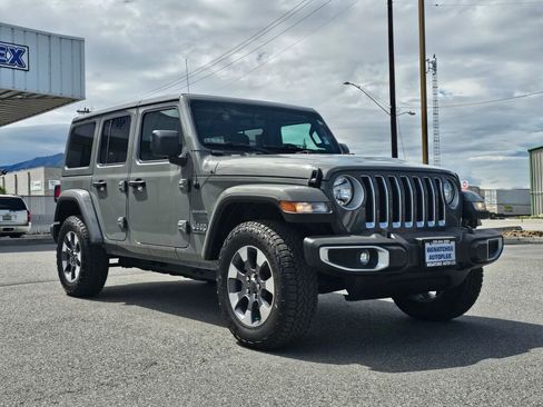 Used 2023 Jeep Wrangler Unlimited Sahara w/ Cold Weather Group AWD/4WD image 7