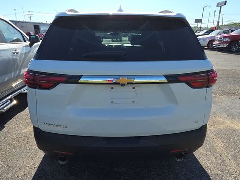 Used 2023 Chevrolet Traverse LT FWD image 5