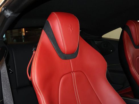 Used 2021 Ferrari Roma RWD image 24