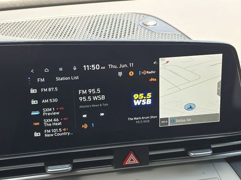 Used 2025 Hyundai Elantra Limited FWD image 30