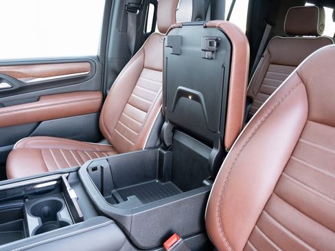 Used 2024 GMC Yukon Denali Ultimate image 9