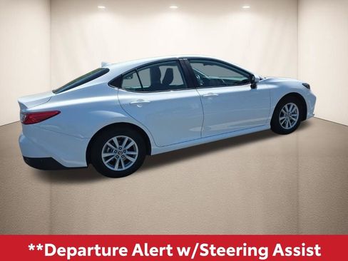 Used 2026 Toyota Camry LE image 5