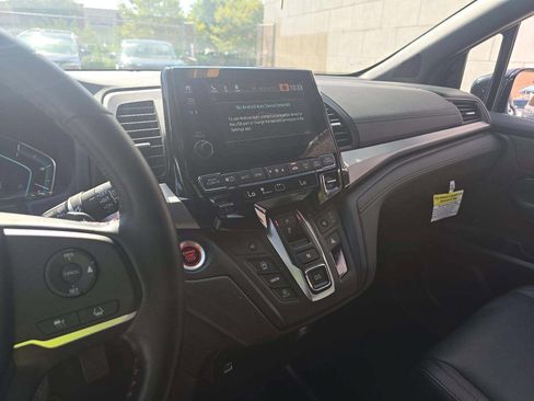 Used 2024 Honda Odyssey Sport image 8