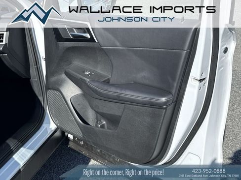 Used 2025 Mitsubishi Outlander AWD image 36