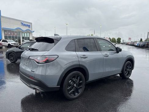 Used 2024 Honda HR-V Sport image 3