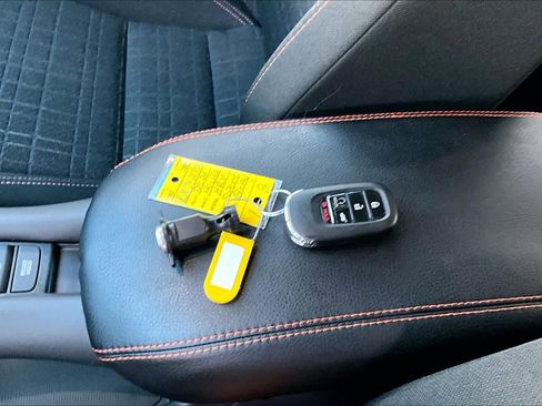 Used 2024 Honda HR-V Sport image 15