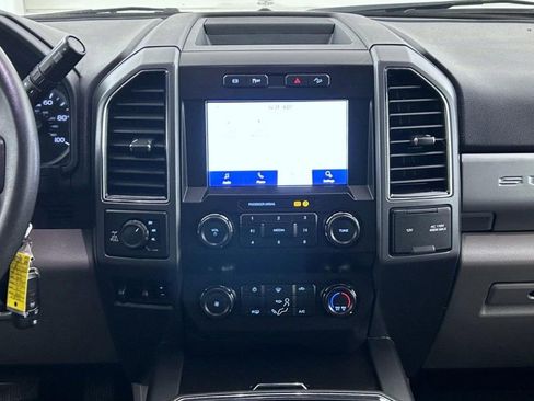 Used 2022 Ford F250 XLT w/ Black Appearance Package image 12