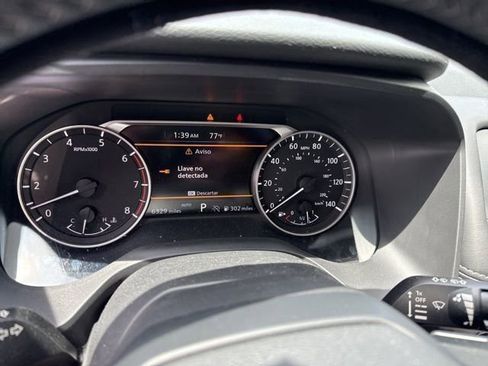 Used 2025 Nissan Rogue SV image 12