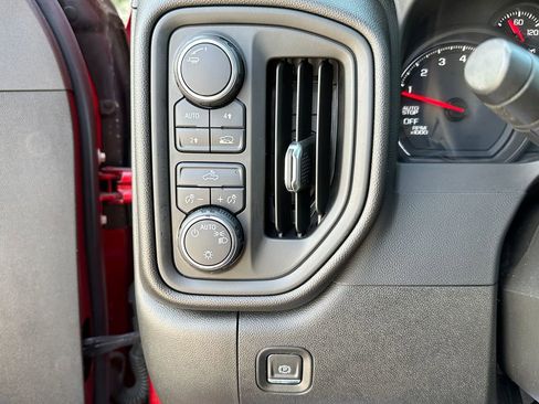 Used 2021 Chevrolet Silverado 1500 Custom AWD/4WD image 17