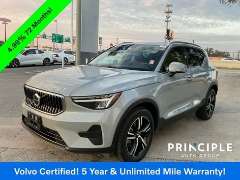 Certified 2025 Volvo XC40 B5 Core image 5