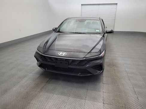 Used 2024 Hyundai Elantra SE FWD image 15