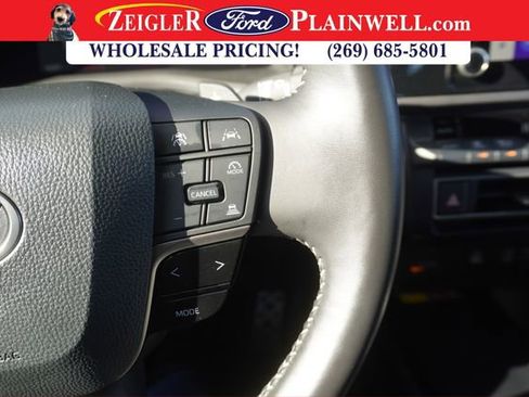 Used 2025 Toyota Camry SE image 21