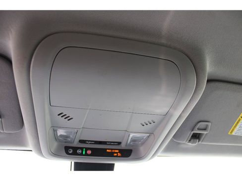 Used 2021 Chevrolet Equinox LS w/ LS Convenience Package image 27