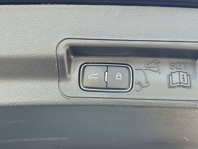 Certified 2023 Ford Explorer XLT RWD image 13