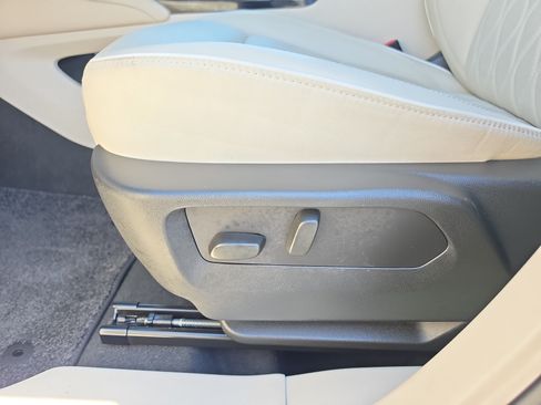 Certified 2023 Buick Envision Avenir FWD image 17