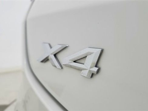 Used 2025 BMW X4 xDrive30i image 18