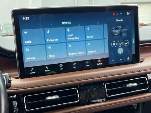 Certified 2022 Lincoln Nautilus Reserve w/ Cargo Utility Package image 19