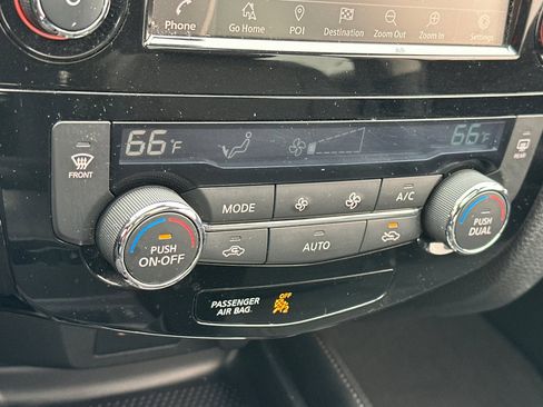 Used 2018 Nissan Rogue SL w/ Premium Package image 24