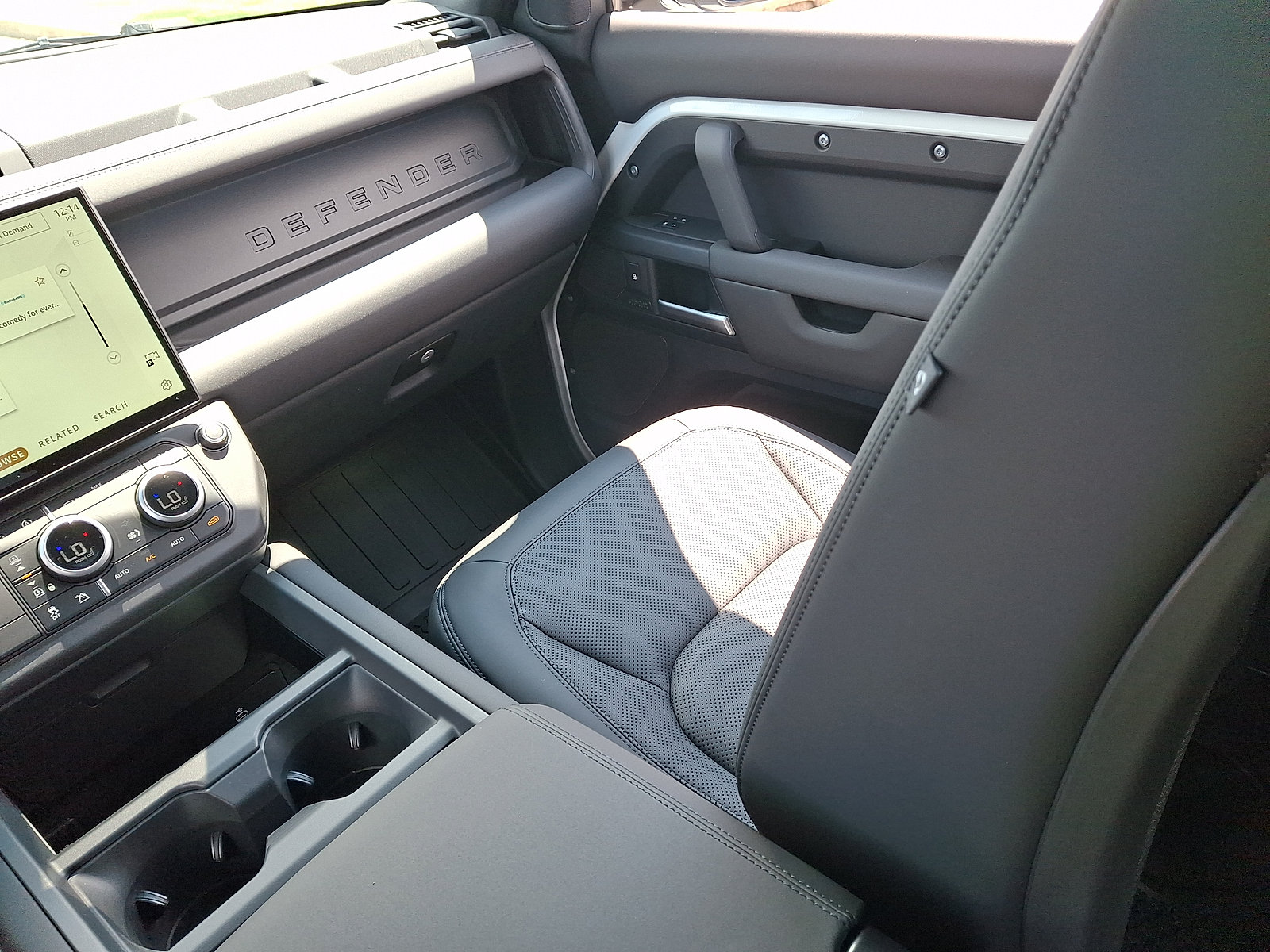 New 2026 Land Rover Defender 110 X-Dynamic SE AWD/4WD image 14